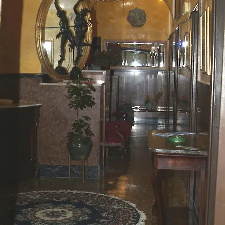 Touring Hotel