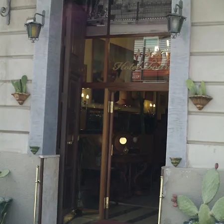 Touring Hotel